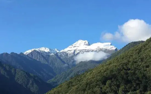 Hailuogou Yunjianshanshe Inn