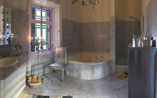 Bed & Breakfast Castle Hollywood