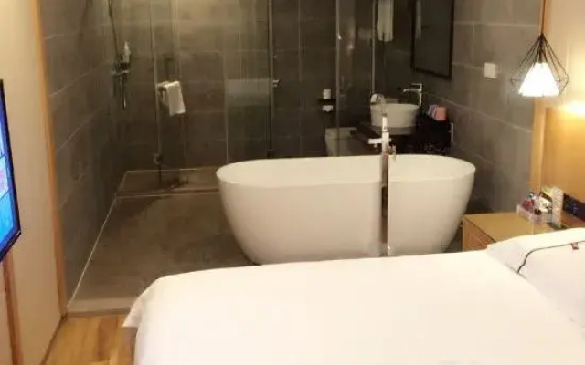 Chengzi Crystal Hotel Tongling Rt-Mart