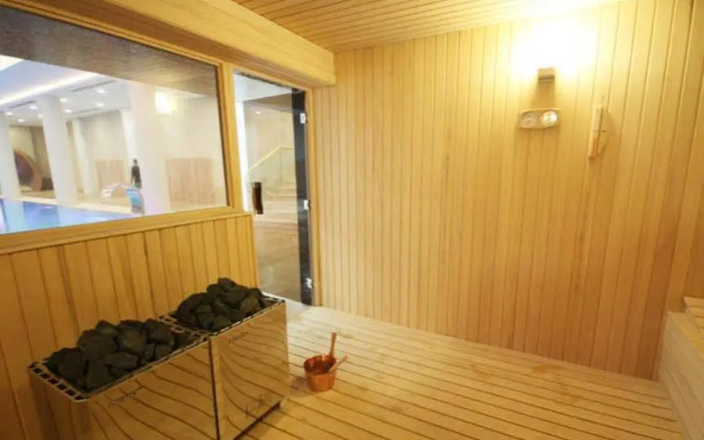 Titanic Hotel & Spa