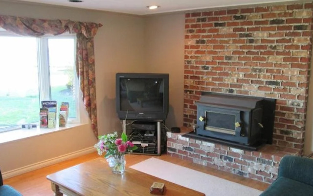 Royal Roads Oceanfront Vacation Rental