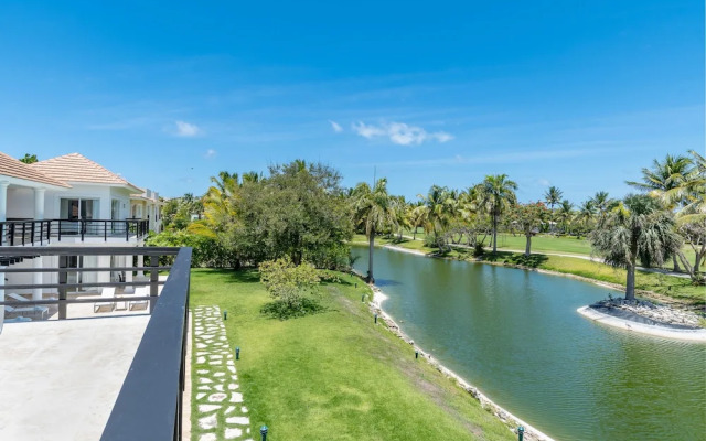 Lake View Villa