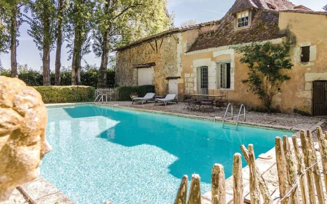 Ritzy Mansion in Sourzac With Tennis Court, Pool & Gym