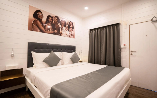 SinQ Party Hotel – Guest Rooms – Candolim