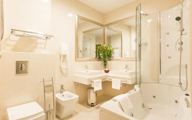 Hotel President Solin