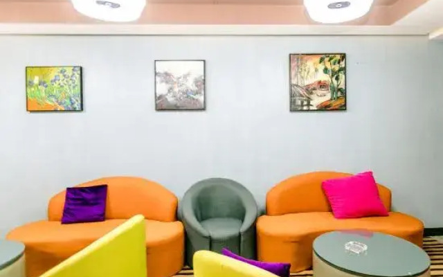 Elong R.YUN Hotel (Xuchang Pangdonglai Angel City)