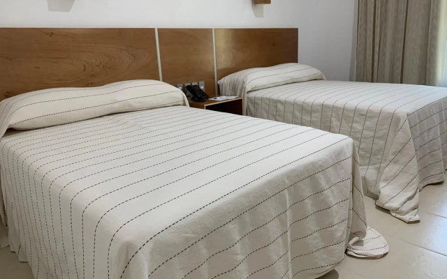 Hotel Castillo Huatulco & Beach Club