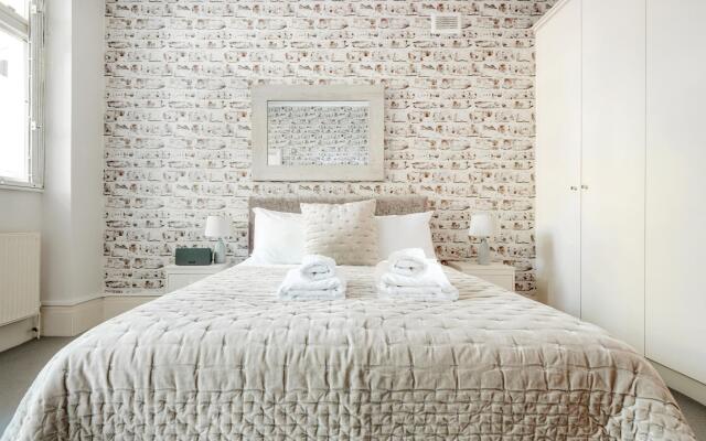 Stunning Home Near Earl s Court