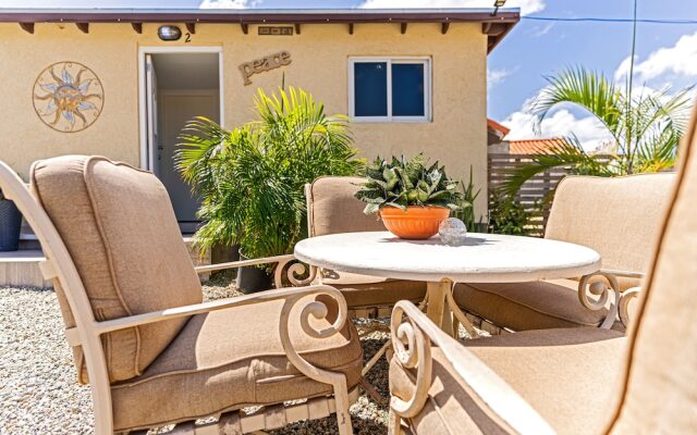 Love and Peace Vacation Rental Aruba