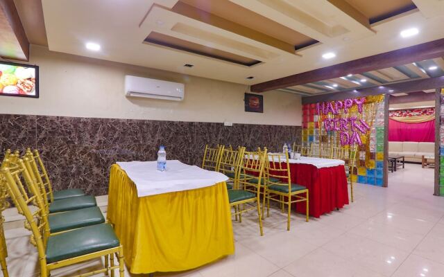 Fabhotel Gold Galaxy