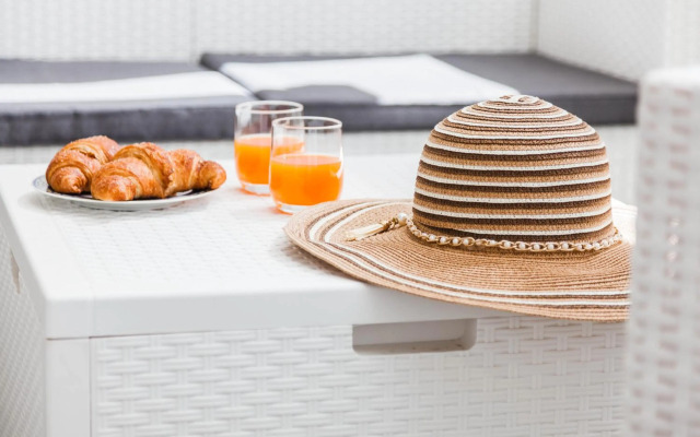 Calabona's promenade apartment