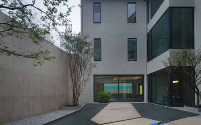 Xianju Chun and Qingxi Homestay