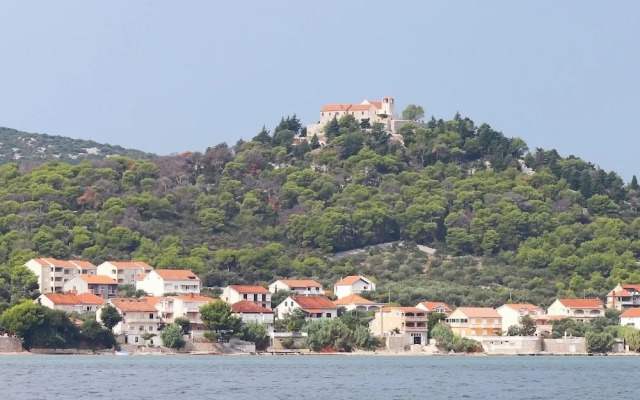 Seaview Apartment in Pasman A2