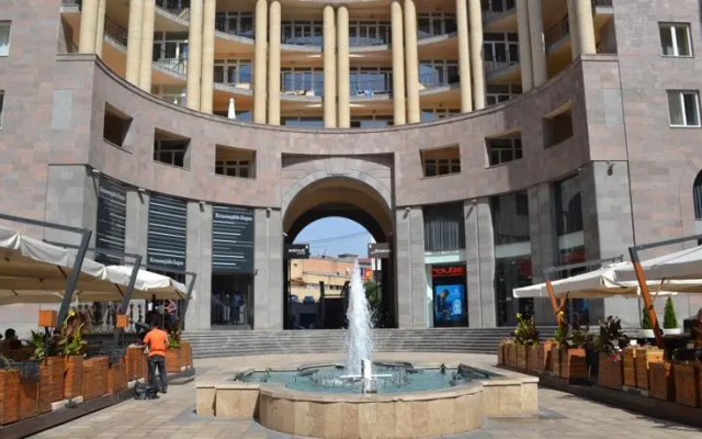 North ave.- La Piazza