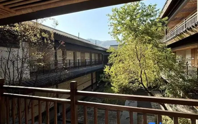 Hotel MoMc Jiuhuashan