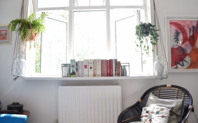 Stunning 1 Bedroom Apartment in East London