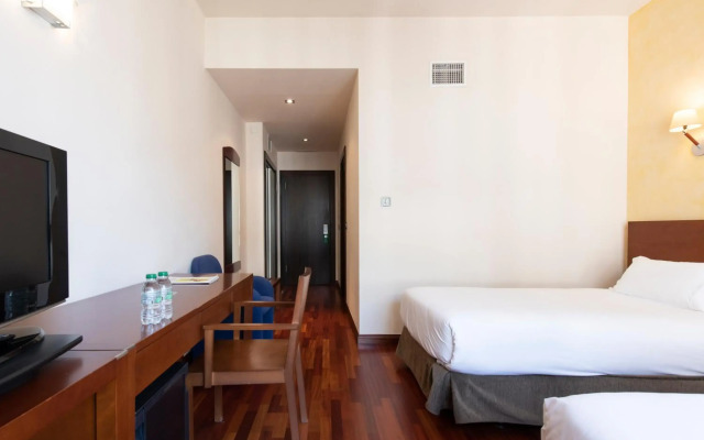 Maroa Hotel