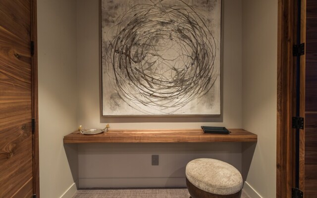 Luxury Service 3 Kings and Bunks - Sleeps 12 - Daily Housekeeping home