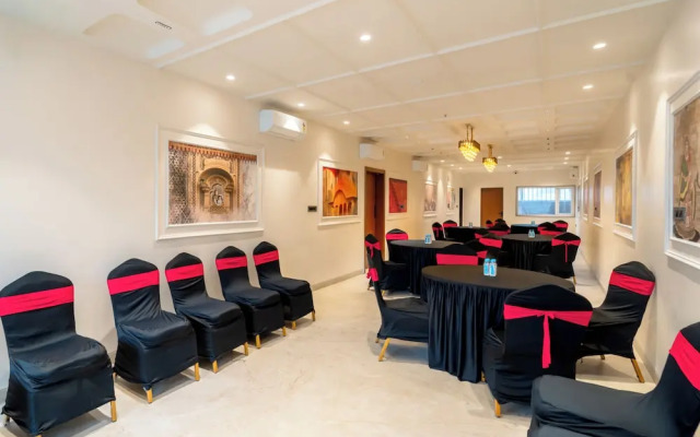 Aceotel Select Sarvagya Nipania -  A Luxury Boutique Hotel