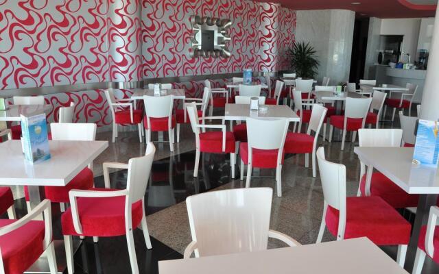 Suites Hotel Omeya