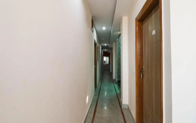 Hotel Mannat Stays by OYO Rooms