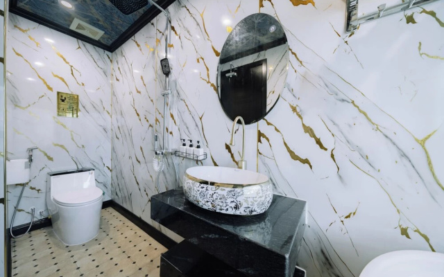 Bonita Halong Cruise – Bathroom – Haiphong