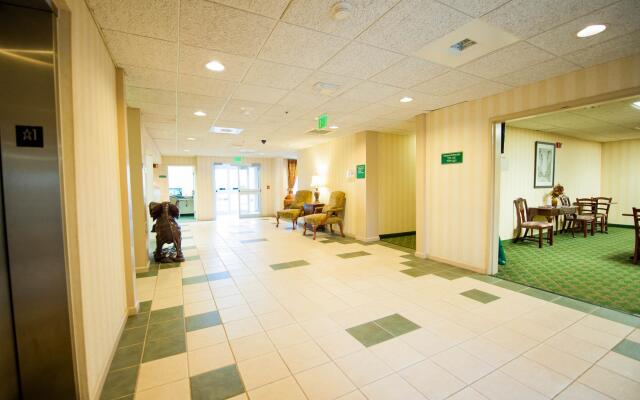 Greystone Inn and Suites