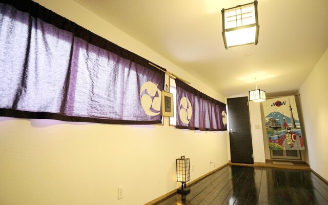 Bonds House