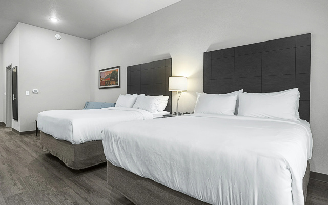 Riverstone Suites - Chippewa Falls