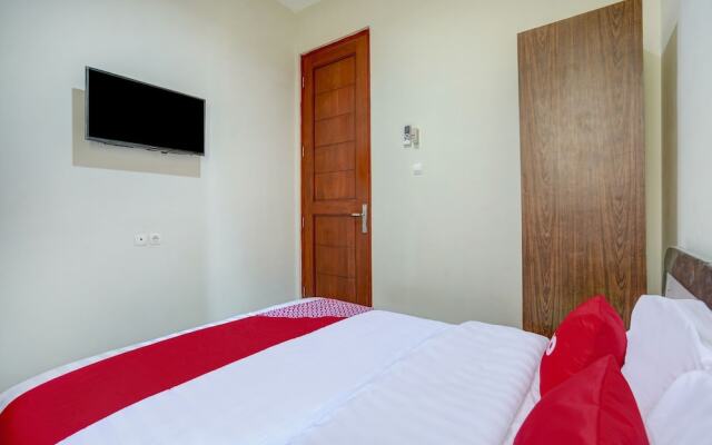 Anugrah Rr Syariah by OYO Rooms