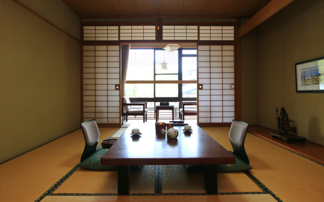 Kakeyu Onsen Izumiya Ryokan