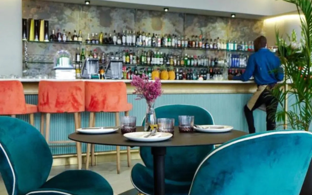 Upmarket unit at Ellipse waterfall country estate