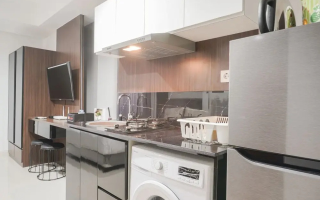 Nice And Comfort Studio At West Vista Apartment