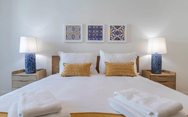 Stunning Apartment in Heart of Lisbon by LovelyStay