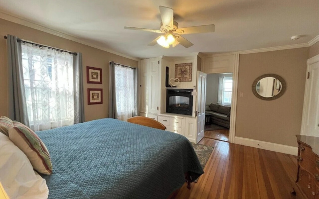 Saltair Inn Waterfront B&B
