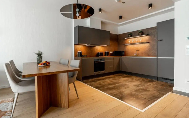 Emerald Downtown Suites