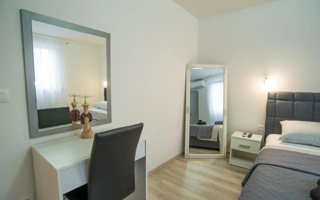 Too Sweet Apartment 1
