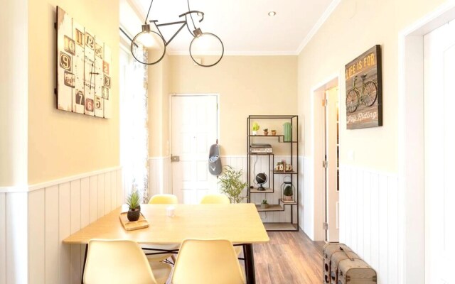 Apartment with 2 Bedrooms in Lisboa, with Wonderful City View, Furnished Terrace And Wifi - 30 Km From the Beach