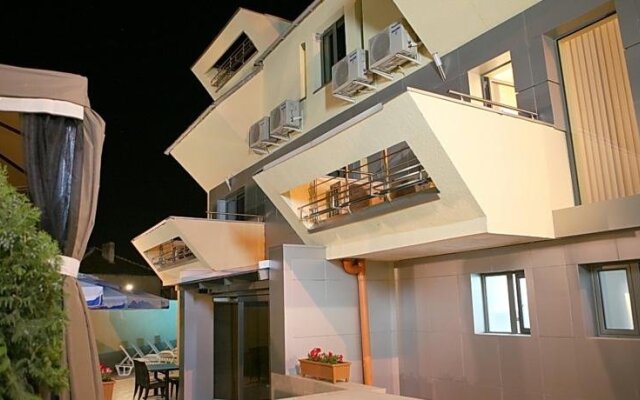 Hostel "Alex Family"