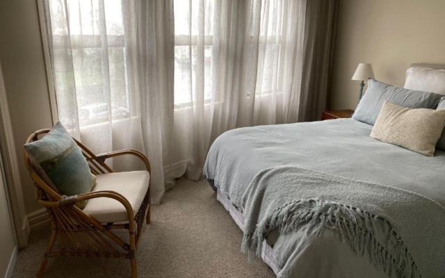 West End Precinct 2 Bedroom Apartment close to walkway and ocean – Guest Rooms – New Plymouth
