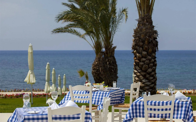 King Evelthon Beach Hotel & Resort