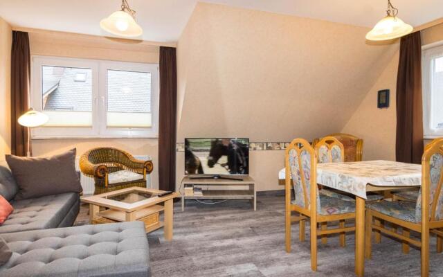 Wohnung 2, Schumacher