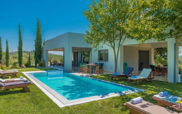 Villa Verano - Spacious 5-bdr & 5-bth Villa