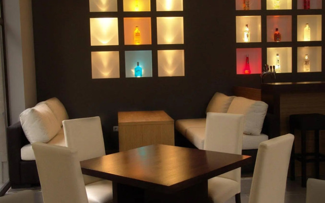 Valeo Hotel