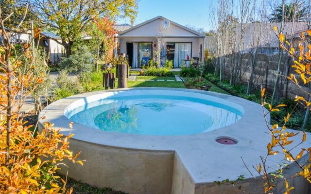 Mirabel Guesthouse