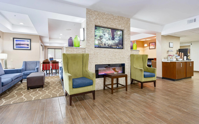 Comfort Inn & Suites Montgomery East Carmichael Rd