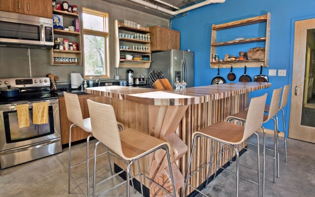 The Crash Pad - An Uncommon Hostel