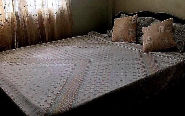 OYO 734 Baden Powell Hotel