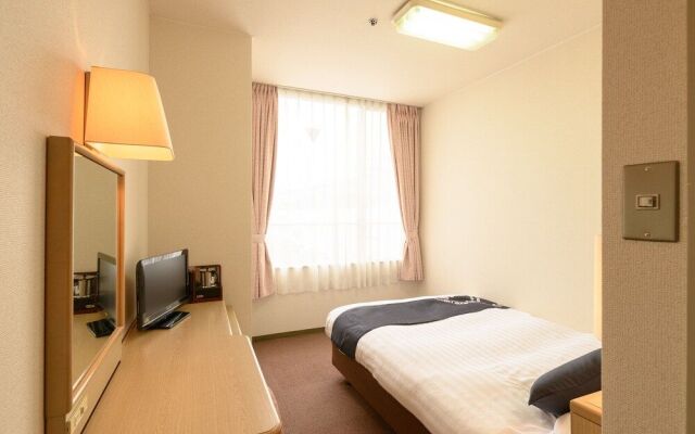 Oyo Ueda Station Hotel
