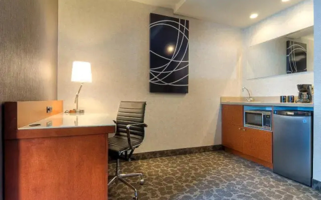 SpringHill Suites Old Montreal